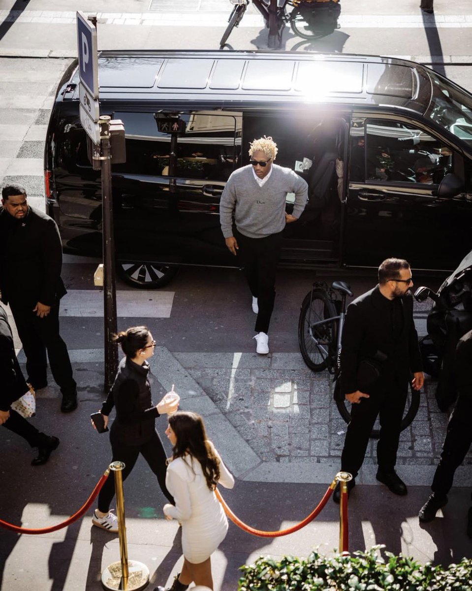 b r a n d i ☔️ tweet media