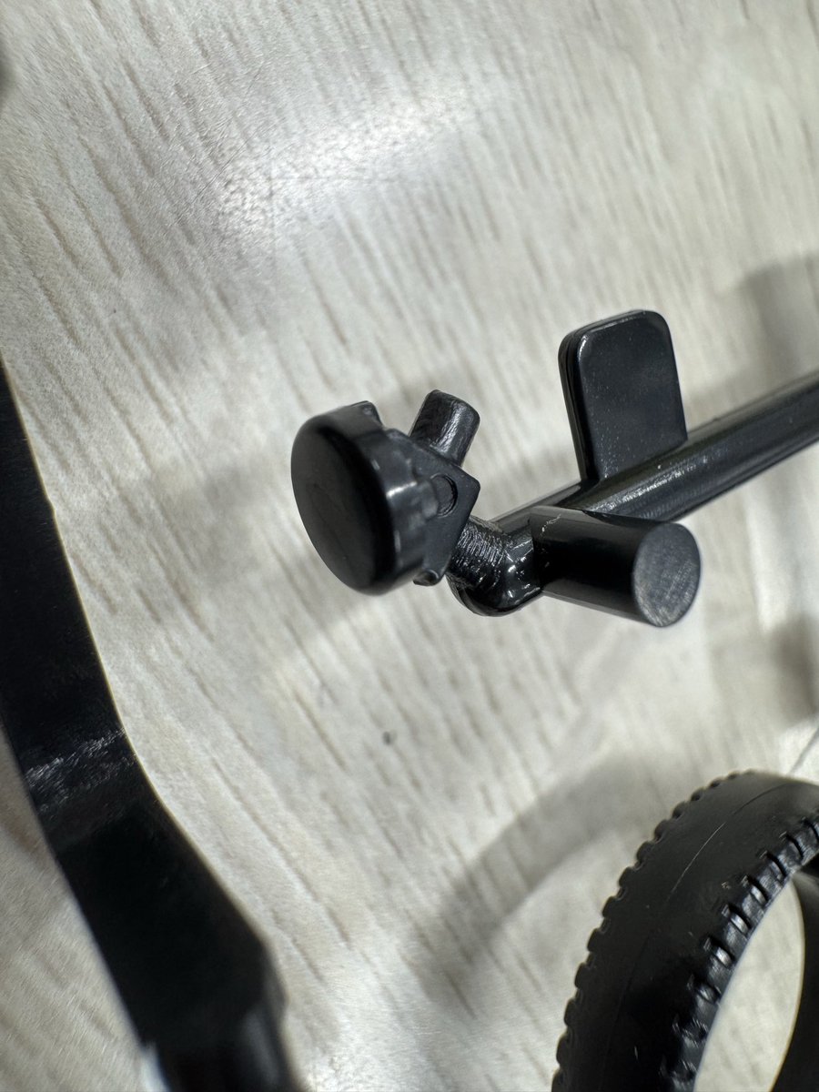 先日発売した日野 デュトロ パッカーに不用パーツが紛れていた事をご存知だろうか？
このパーツナンバー5は何かの伏線だろうか？
諸君に考察願いたい。
いち早く正解した3名には褒美を授ける。
ではスタートだ。
#楽プラ
#スナップキット
#考察
#プレゼント
#デュトロ
#パッカー
#ゴミ収集車