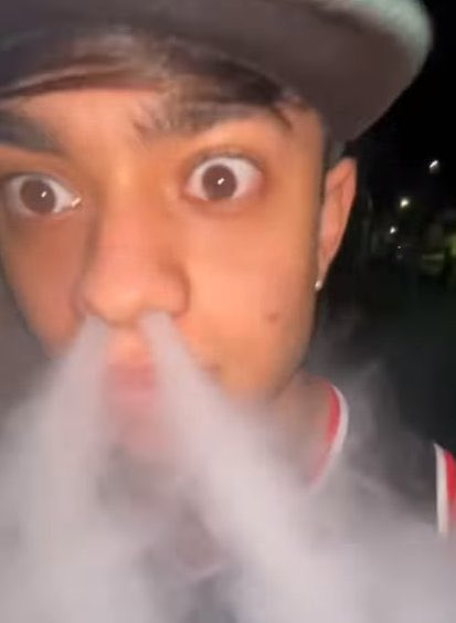 Coitado Lanches tweet media