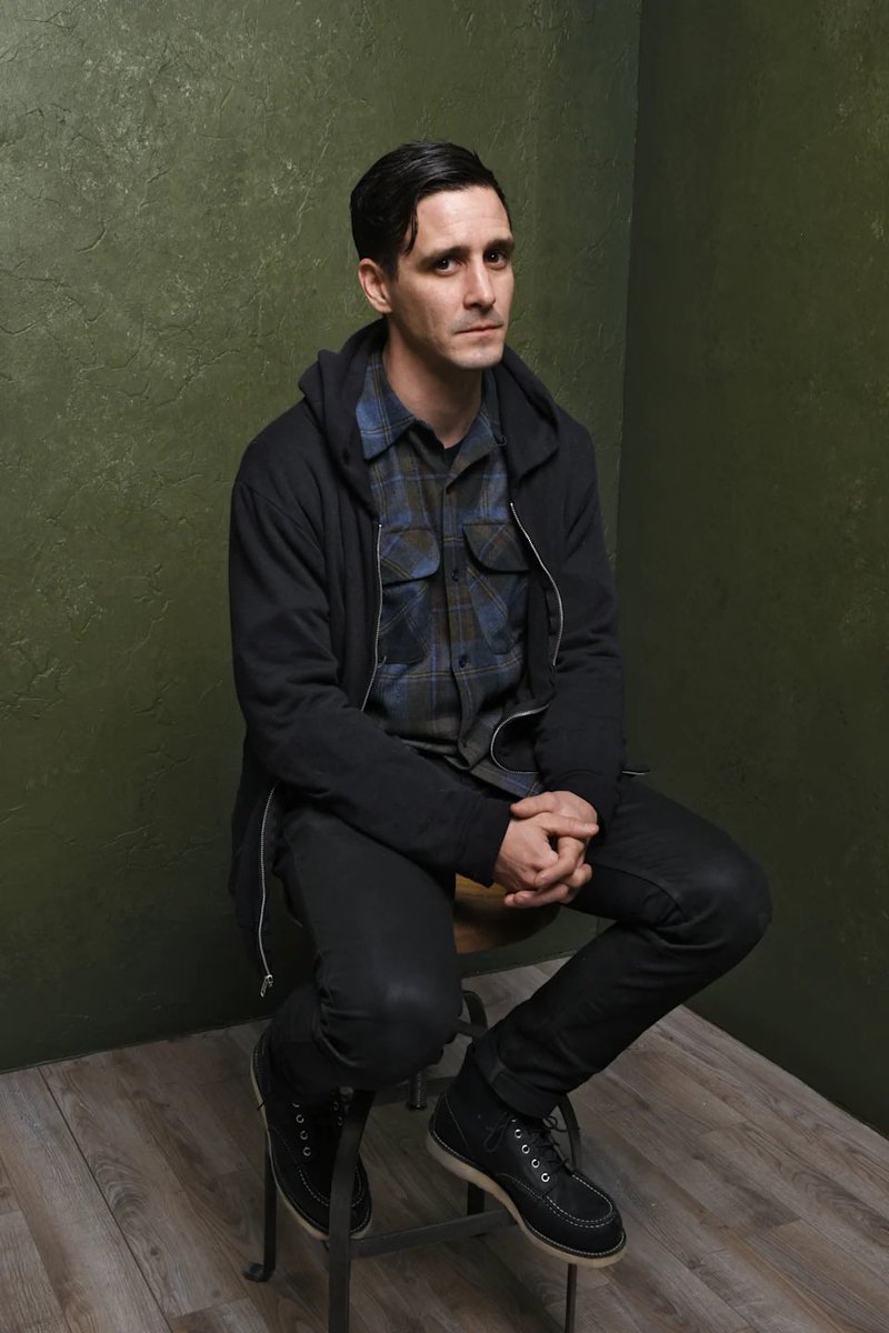 N O S ⋊ Ɔ I ᴚ ᴚ Ǝ ᗡ   ⊥ ⊥ O Ɔ S tweet media