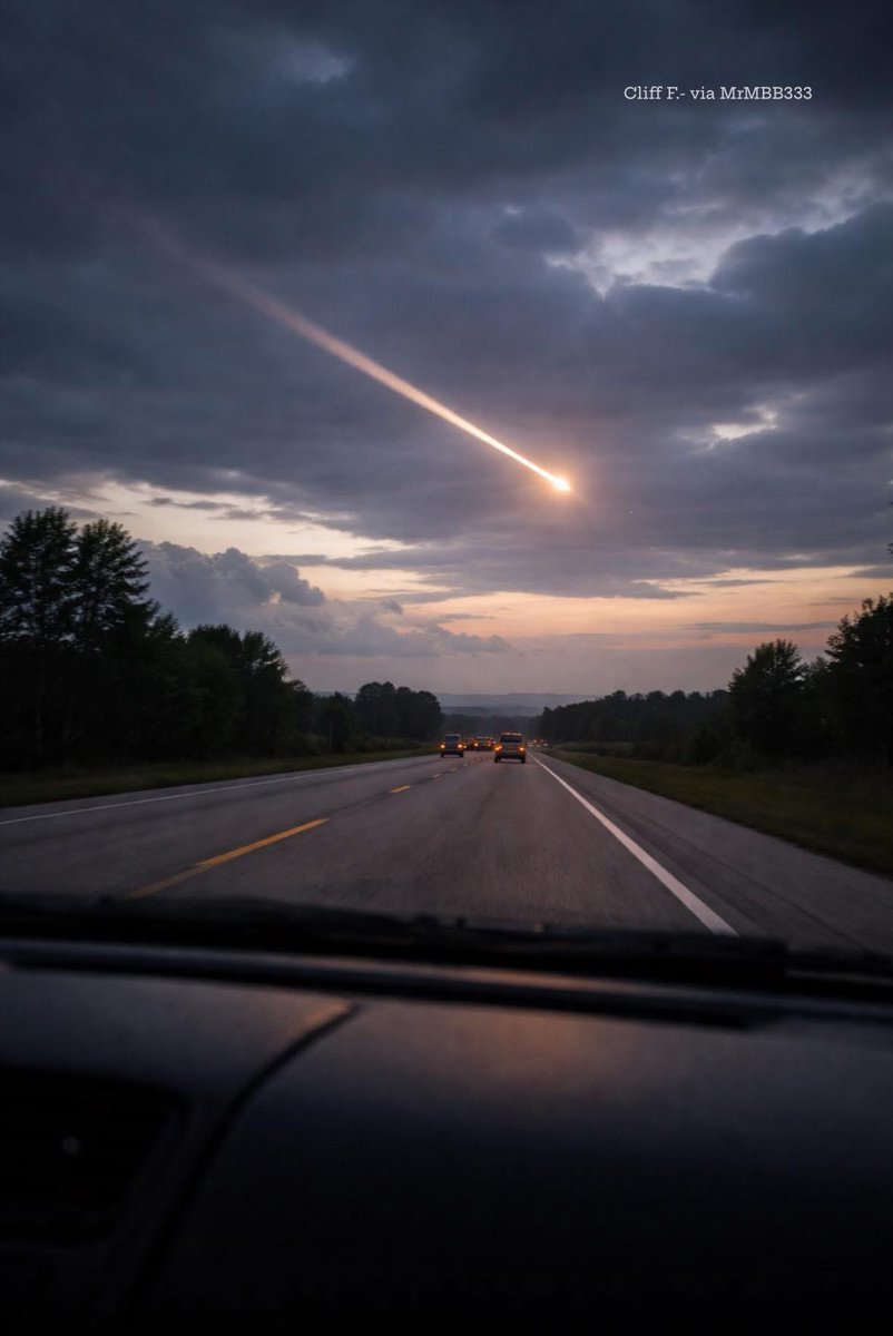 THIS ONE WENT LOWER THAN MOST

Most meteors burn up high above us.

This one didn’t.

The Ohio fireball traveled deep enough to produce a sonic boom across multiple states.

Seen first… then heard seconds later.

That delay says everything.

#Meteor #Fireball #Ohio #SpaceWeather