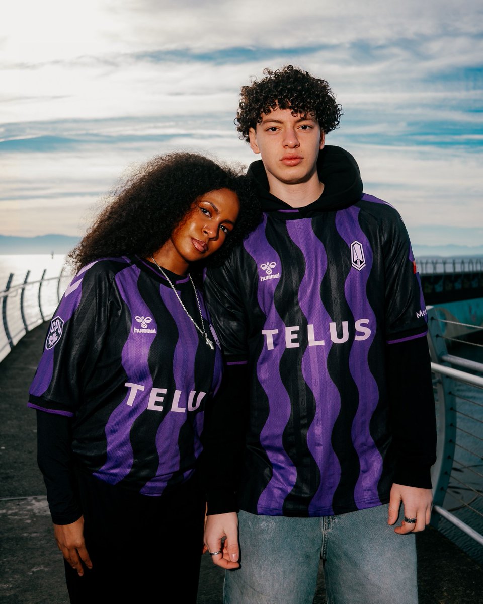 footballshirt's tweet photo. Pacific FC have revealed their 2026 home kit by Hummel, featuring a black base with wavy vertical purple striping across the front and back.
Read more: https://t.co/VkGbJpd7Wz
#PacificFC | Football Shirt Culture | Soccer Jersey | Camiseta de Futbol https://t.co/ehlAr6Eaqh