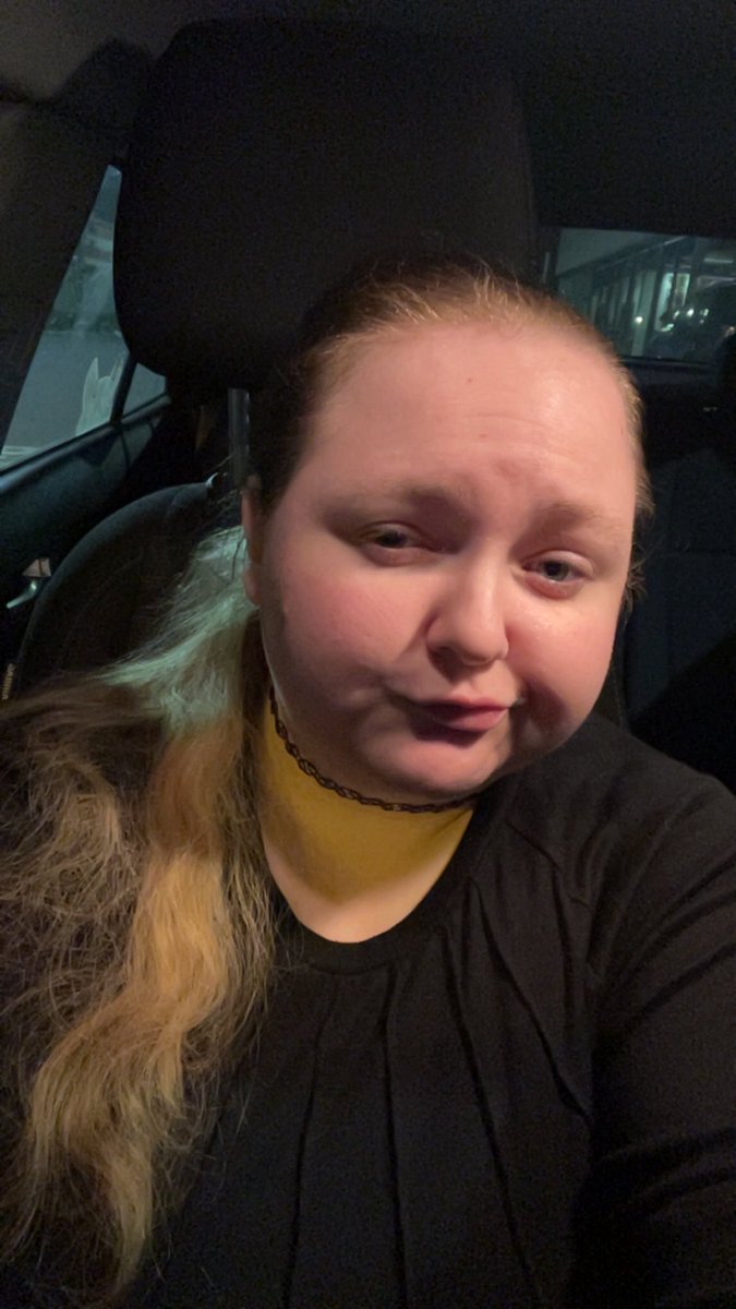 Bumbolyn's tweet photo. This interaction saved my night but also

WHY DOES MY FACE LOOK LIKE IT WAS PLASTERED ONTO THE BODY 😭
Thx girl and fuck my fat chud life https://t.co/2ZNqeQsLYO
