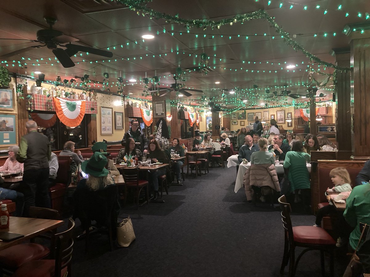 gotschallm's tweet photo. Zesty #StPatricksDay celebration tonight at #TheFourProvinces in #FallsChurch #Virginia! #thelittlecity #celebrations https://t.co/GaWROreoHw