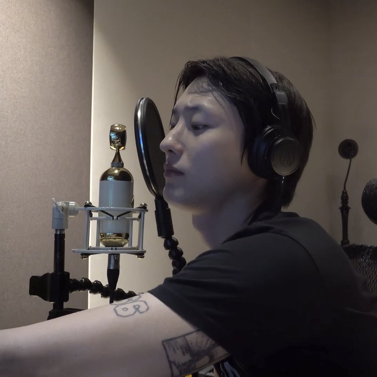 woodzlikeyou's tweet photo. 이런 표정 절대 우리 앞에서 안 보여주니까........... https://t.co/hGGiYxXvA5