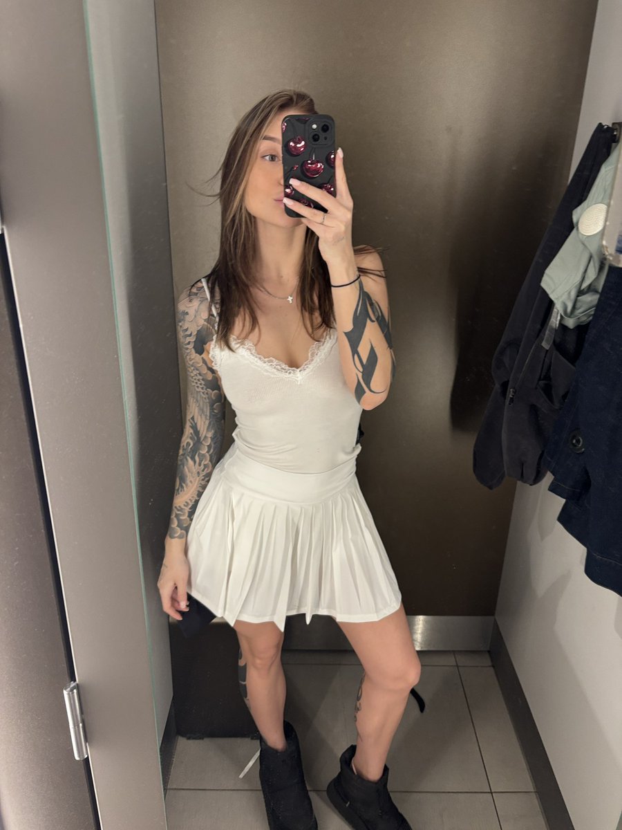 InYanCam's tweet photo. I found great outfit for this spring 🌺 If you saw me on the street, would you come up to me and introduce yourself? https://t.co/WvSahtp2UZ