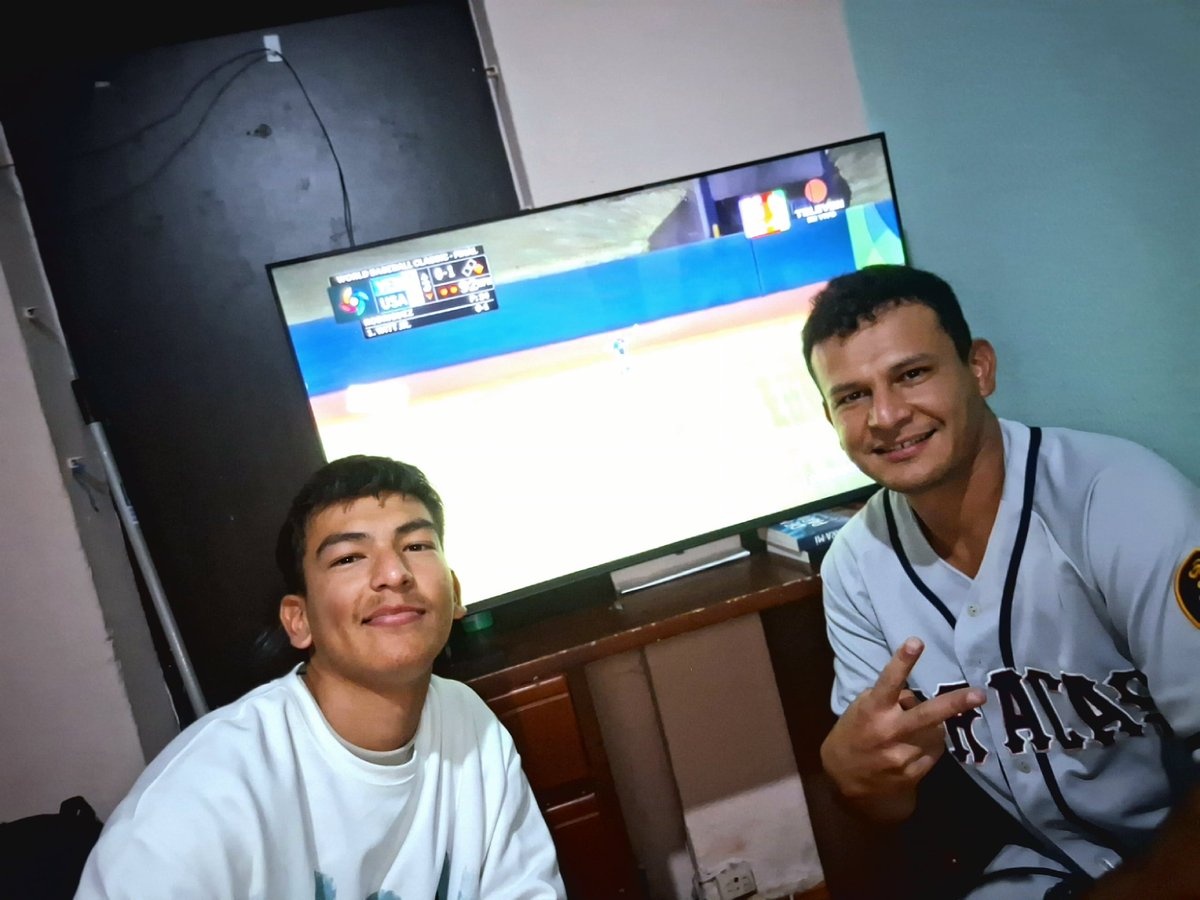 Cesar Bustamante tweet media