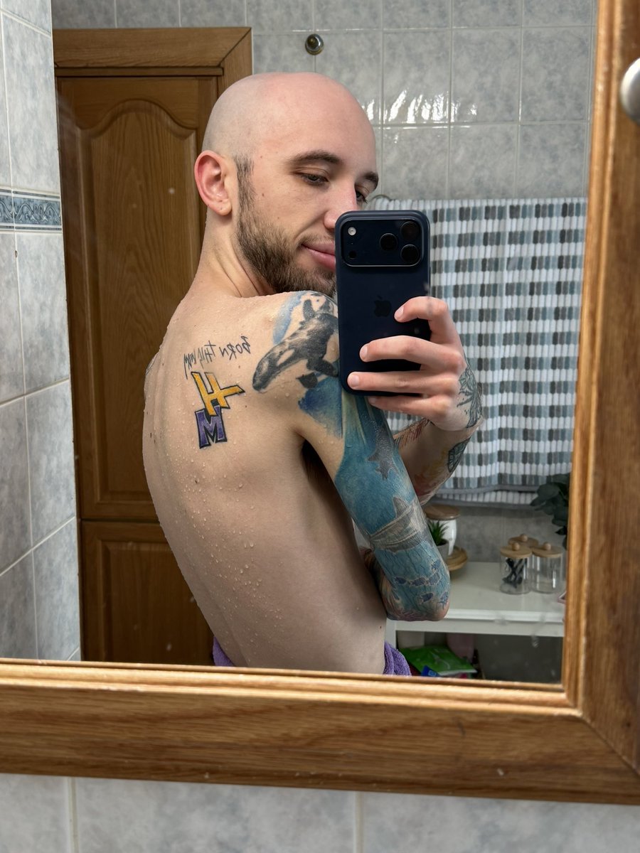 Johnny Cyrus tweet media