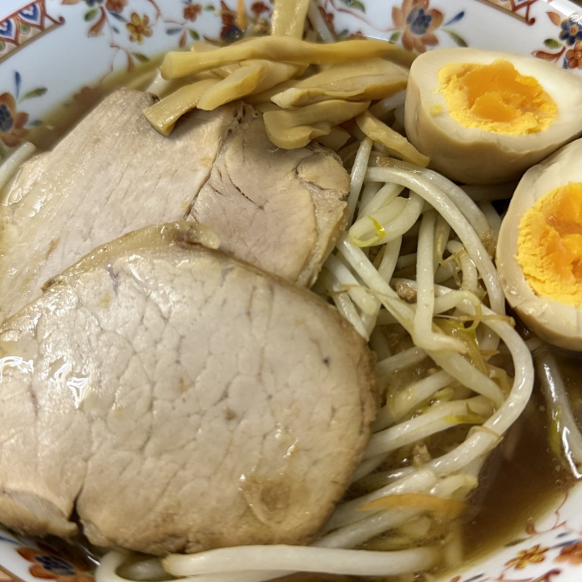 KHydrus's tweet photo. どさん子ラーメン様 @dosanko50 のキャンペーンに当選！

どさん子冷凍食麺をいただきました！
家族で濃厚でお店に来ているような美味しい本格ラーメンを家で楽しめました🍜

ありがとうございました！

近くに店舗がないので、旅行した時は店舗も行ってみたいです！👍🍜

#当選報告
#どさん子ラーメン https://t.co/OWsiEWZMDZ