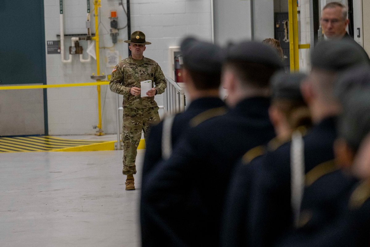 WVNationalGuard's tweet image. Building #FutureLeaders starts with standards, structure, and opportunity. Jan. 21st, schools from across the state participated in the WV State JROTC Competition that was held at  by @130thAW base.

#OneGuard #PressOn

@jimdseward @wvgovernor