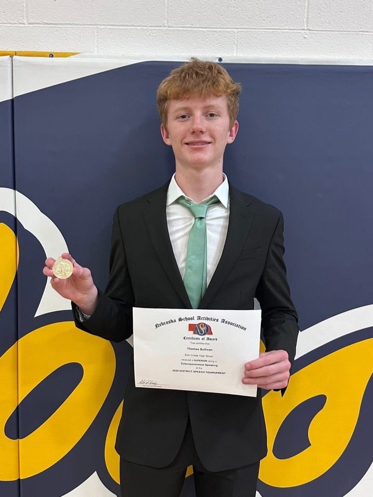 ElmCreekBuffs's tweet photo. CONGRATS Thomas on your C2-5 District Championship in Extemp!! Way to get it done today!

Photo courtesy of Jessica Sullivan https://t.co/nyiP4tmhNJ
