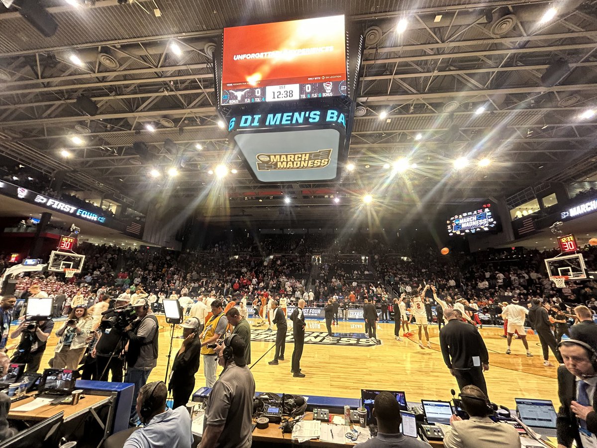 Eric C. Henry tweet media