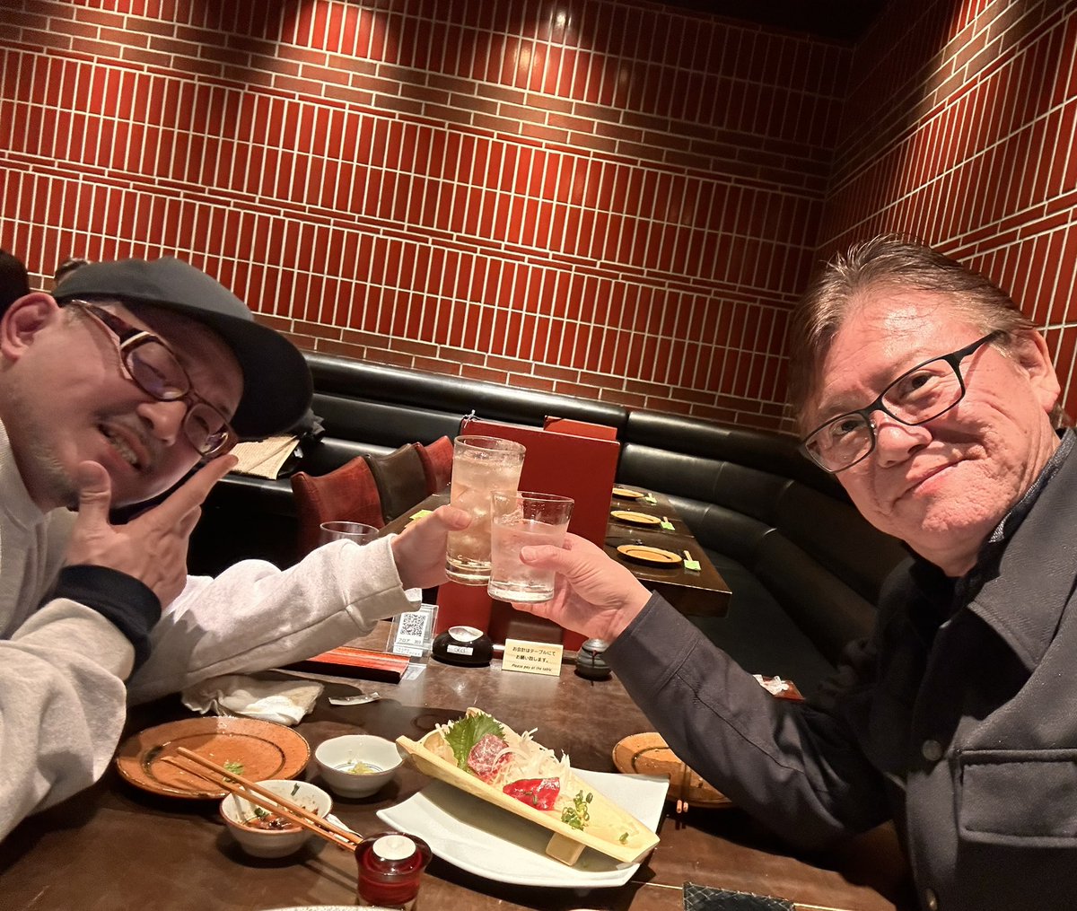 TuckyTakiguchi's tweet image. 原さんとマスタリングからREC、MIX、PAまで、話題が盛り沢山な楽しいひとときでした
ありがとうございました！

#recording #mixing #pa #tuckysmastering