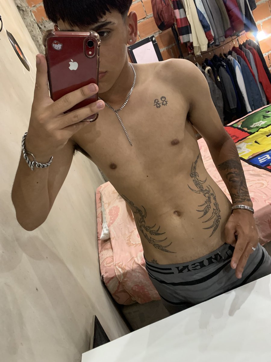 thekeevinnca's tweet photo. mira ese brazo todo quemadoooo 😭😭😭 https://t.co/X69SlIIUqw