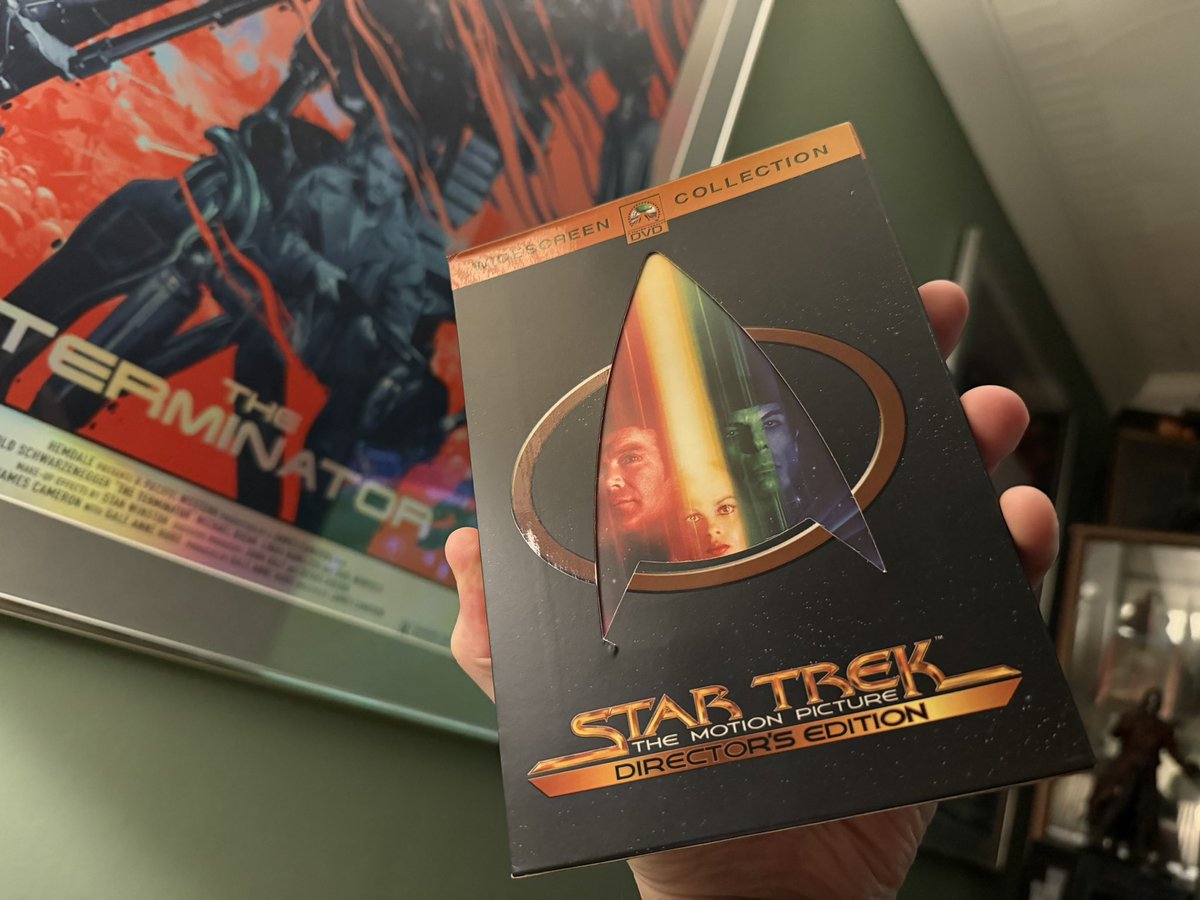 4K ᑕOᒪᒪEᑕTIᐯE tweet media