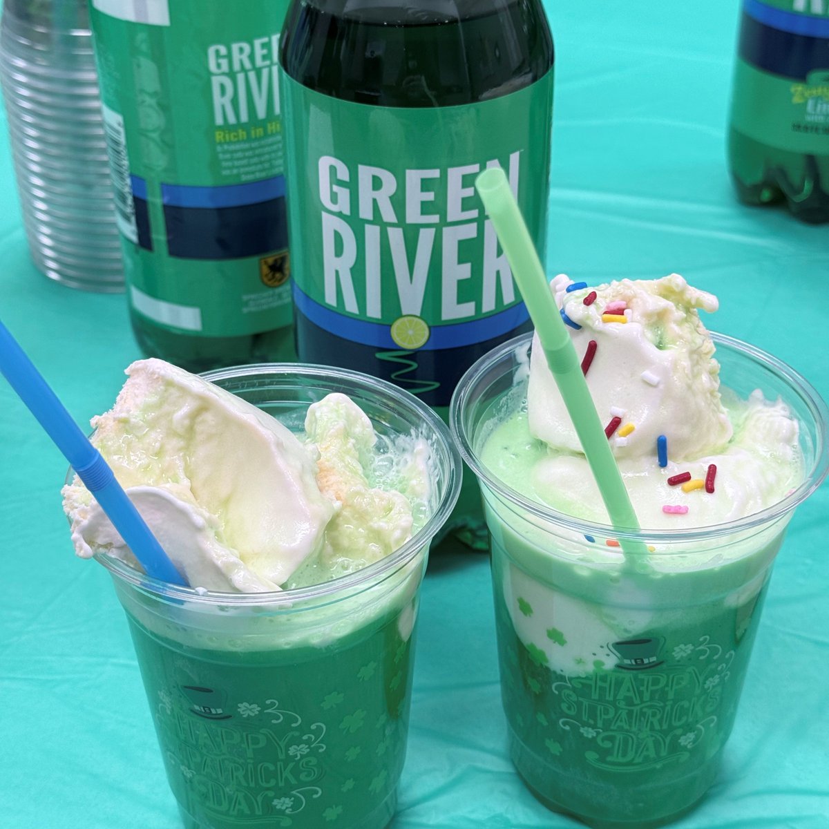 ☘ Lucky us, we clean up pretty well in green! Village staff had a blast celebrating St. Patrick's Day with sweet treats and green vibes, and we hope you felt the luck of the Irish, too! ☘

#HappyStPatricksDay #LuckOfTheIrish #GoGreen #LakeInTheHills