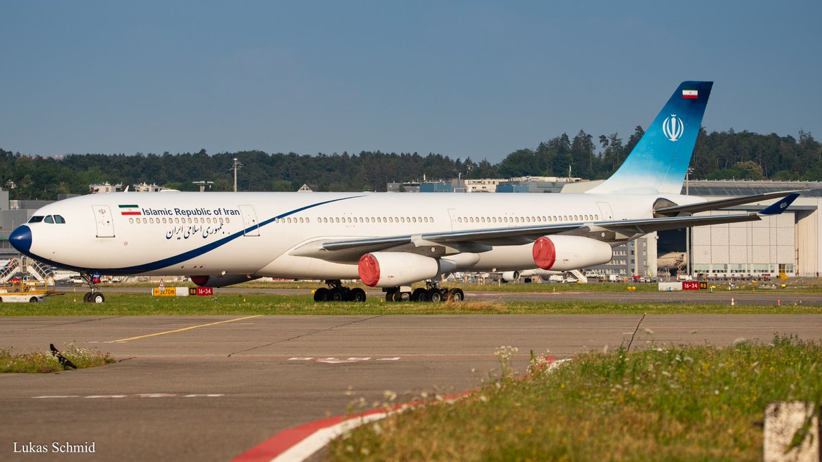 aviation_schmid's tweet photo. 《throwback》
Iran Government / Airbus A340-300 / EP-IGA / ZRH - 2.7.18
#AvGeek #planespotting #planes #planespotter #aviation #aviationphotography #spotting #ZRH #ZRHAirport #ZRHmovements #airbus #a340 #epiga https://t.co/RskCb4iexk