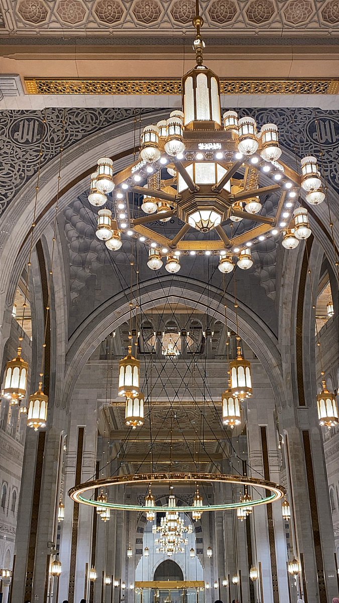 MrTloo's tweet photo. اللهم انفعنا وأرفعنا بالقرآن العظيم.. 

الحمد لله أن يسرت لنا حضور ختم كتابك الكريم .. 
#ختمة_القران https://t.co/B45qMrBGZX