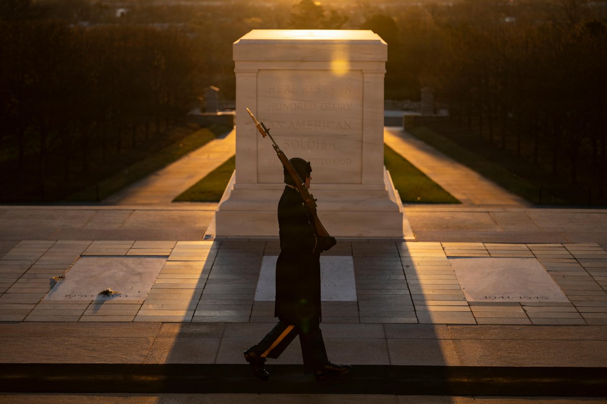 "Through the years of diligence and praise and the discomfort of the elements, I will walk my tour in humble reverence to the best of my ability."  These words from the Sentinel's Creed are memorized and lived out every day by Soldiers from 3d U.S. Infantry Regiment (The Old https://t.co/xPlsbf10Fs