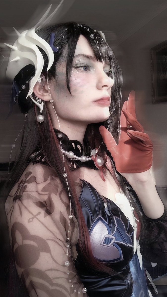 I could not resist and became #Hysilens 😧
#hsr #honkaistarrail #cosplay #hysilenscosplay