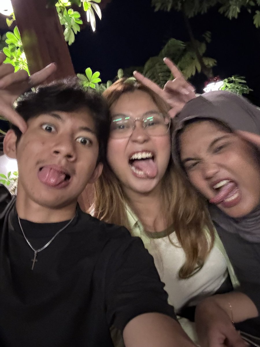 lyonoraaa's tweet photo. gamau jadi mahasiswa abadi, but i want this forever❤️ https://t.co/Lw0lNS26Hi