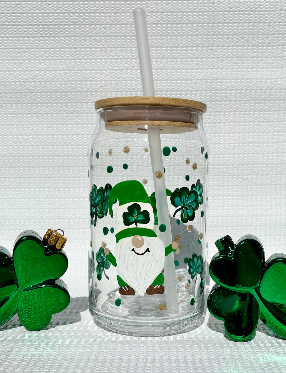 LPaintitpretty's tweet image. Gift idea etsy.com/listing/446205… #waterglass #travelglass #gnomes #SMILEtt23 #etsy #shopsmall #CraftBizParty