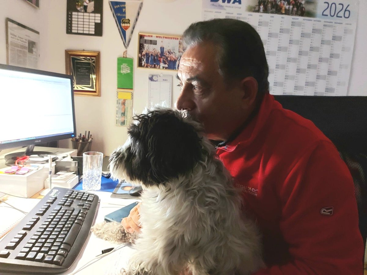 f_abate_mm's tweet photo. #Bundesvorstandssitzung unserer AG #Migration und #Vielfalt in der SPD per Zoom mit meinem #Charly. Habe mich riesig gefreut, alle wieder zu sehen. https://t.co/Ltwx2XAidV