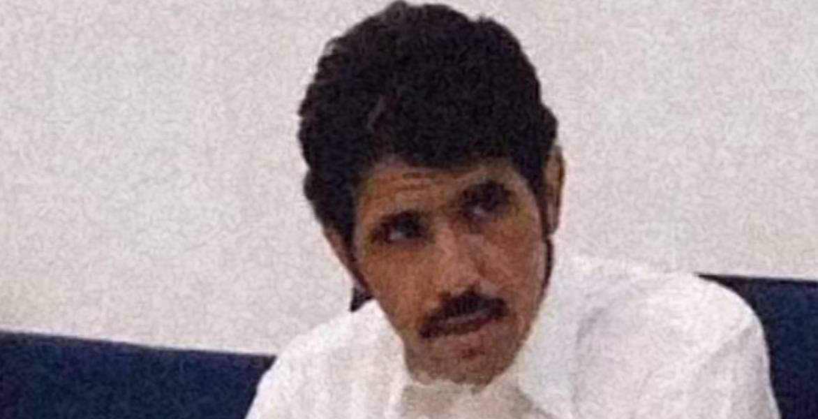 mn6h_'s tweet photo. حط لهقوتك في معظم الناس حد و قيد
لا ترجع مع الأوهام في حرب ومشاجر

ضياع العشم ياثر على البال بالتنكيد
مثل ما السهر يأثر سواده على الحاجر

بعضهم حبال الوصل تمدي معه وتزيد
وبعضهم سلام وانت مناك ومواجر

أحدٍ جيّته لك عيد و أحدٍ مراحه عيد
ما بين الغلا والكره ومقيم ومهاجر  . https://t.co/vwlhdZzRwF