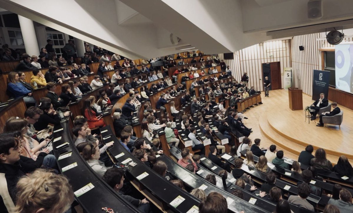 Adrian Zandberg tweet media