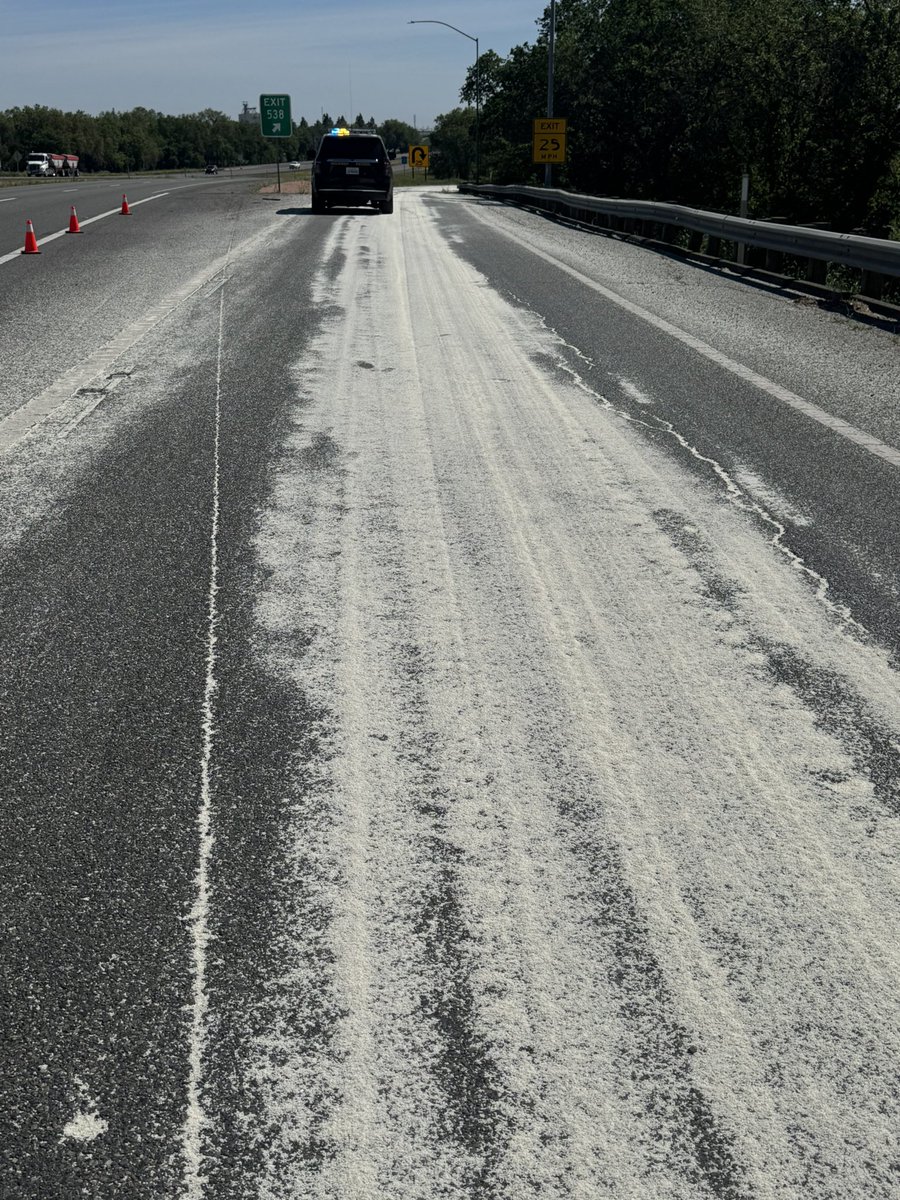 chp_woodland's tweet image. TRAFFIC ADVISORY: I-5 SB to SR-113 North

The off-ramp from I-5 southbound to SR-113 north is closed due to a commercial vehicle spilling a load of rice. Crews are on scene working to clear the roadway. Unknown ETO. 

03/17/2026 @ 1:53 p.m.