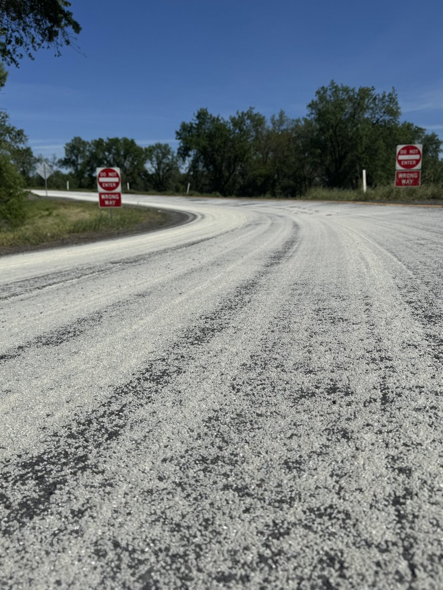 chp_woodland's tweet image. TRAFFIC ADVISORY: I-5 SB to SR-113 North

The off-ramp from I-5 southbound to SR-113 north is closed due to a commercial vehicle spilling a load of rice. Crews are on scene working to clear the roadway. Unknown ETO. 

03/17/2026 @ 1:53 p.m.