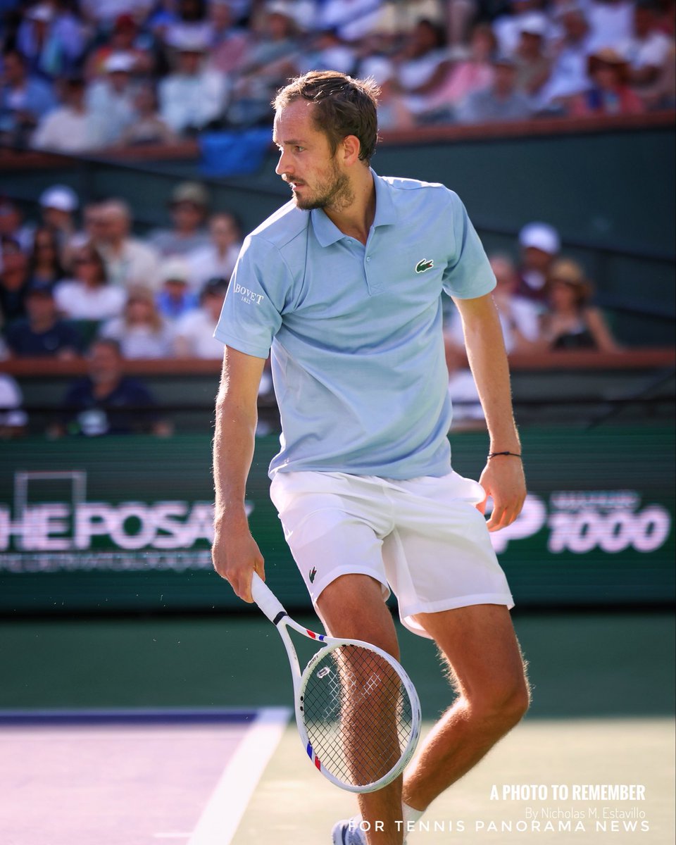 TennisNewsTPN's tweet photo. Daniil Medvedev beat defending @BNPPARIBASOPEN champion, Jack Draper. Then he beat former two-time @BNPPARIBASOPEN champion, Carlos Alcaraz, who had beaten him in both of those finals. Finally, he lost his 3rd Indian Wells final, in a tight two sets 7-6(6), 7-6(4), to Jannik Sinner. 

📸 Nicholas M. Estavillo | @aphoto2remember | IG: a_photo_to_remember