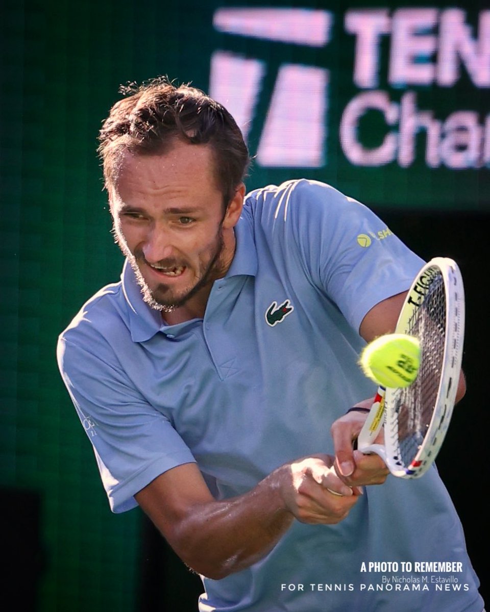 TennisNewsTPN's tweet photo. Daniil Medvedev beat defending @BNPPARIBASOPEN champion, Jack Draper. Then he beat former two-time @BNPPARIBASOPEN champion, Carlos Alcaraz, who had beaten him in both of those finals. Finally, he lost his 3rd Indian Wells final, in a tight two sets 7-6(6), 7-6(4), to Jannik Sinner. 

📸 Nicholas M. Estavillo | @aphoto2remember | IG: a_photo_to_remember