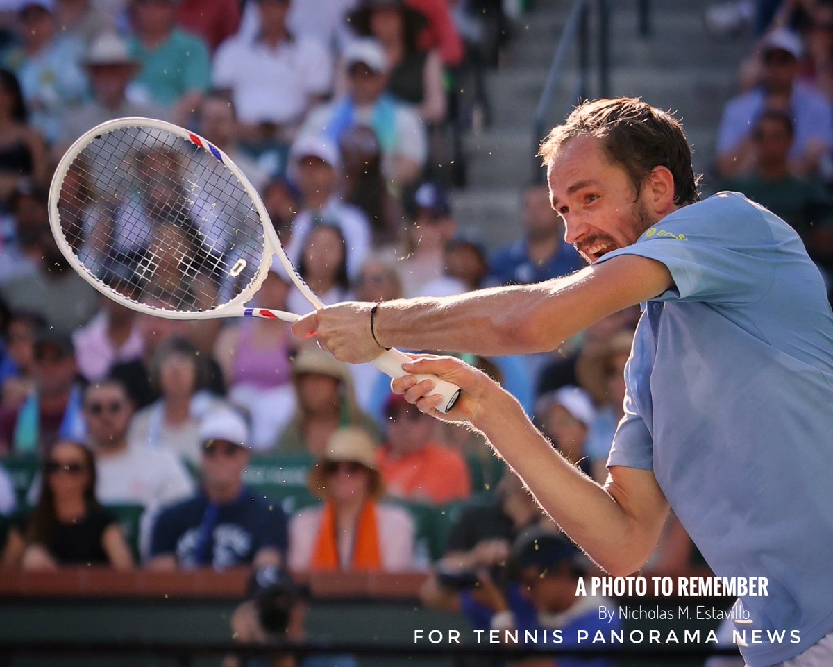 TennisNewsTPN's tweet photo. Daniil Medvedev beat defending @BNPPARIBASOPEN champion, Jack Draper. Then he beat former two-time @BNPPARIBASOPEN champion, Carlos Alcaraz, who had beaten him in both of those finals. Finally, he lost his 3rd Indian Wells final, in a tight two sets 7-6(6), 7-6(4), to Jannik Sinner. 

📸 Nicholas M. Estavillo | @aphoto2remember | IG: a_photo_to_remember