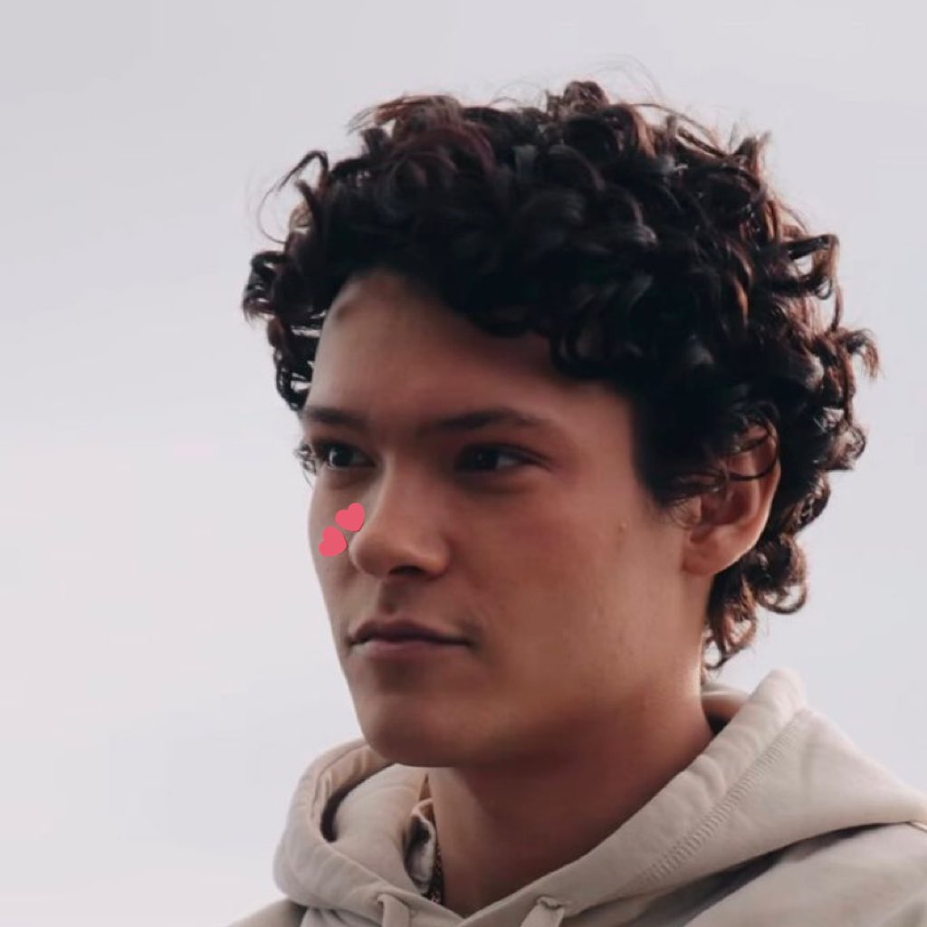 omar’s nose appreciation tweet media