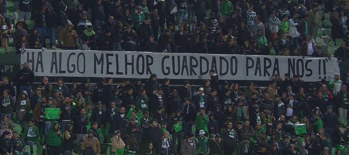 É daquelas noites que vai estar nos livros. Agora venha quem vier, ninguém é imbatível, lutar por cada bola como hoje e seremos felizes 
Acredita Sporting  🟢⚪