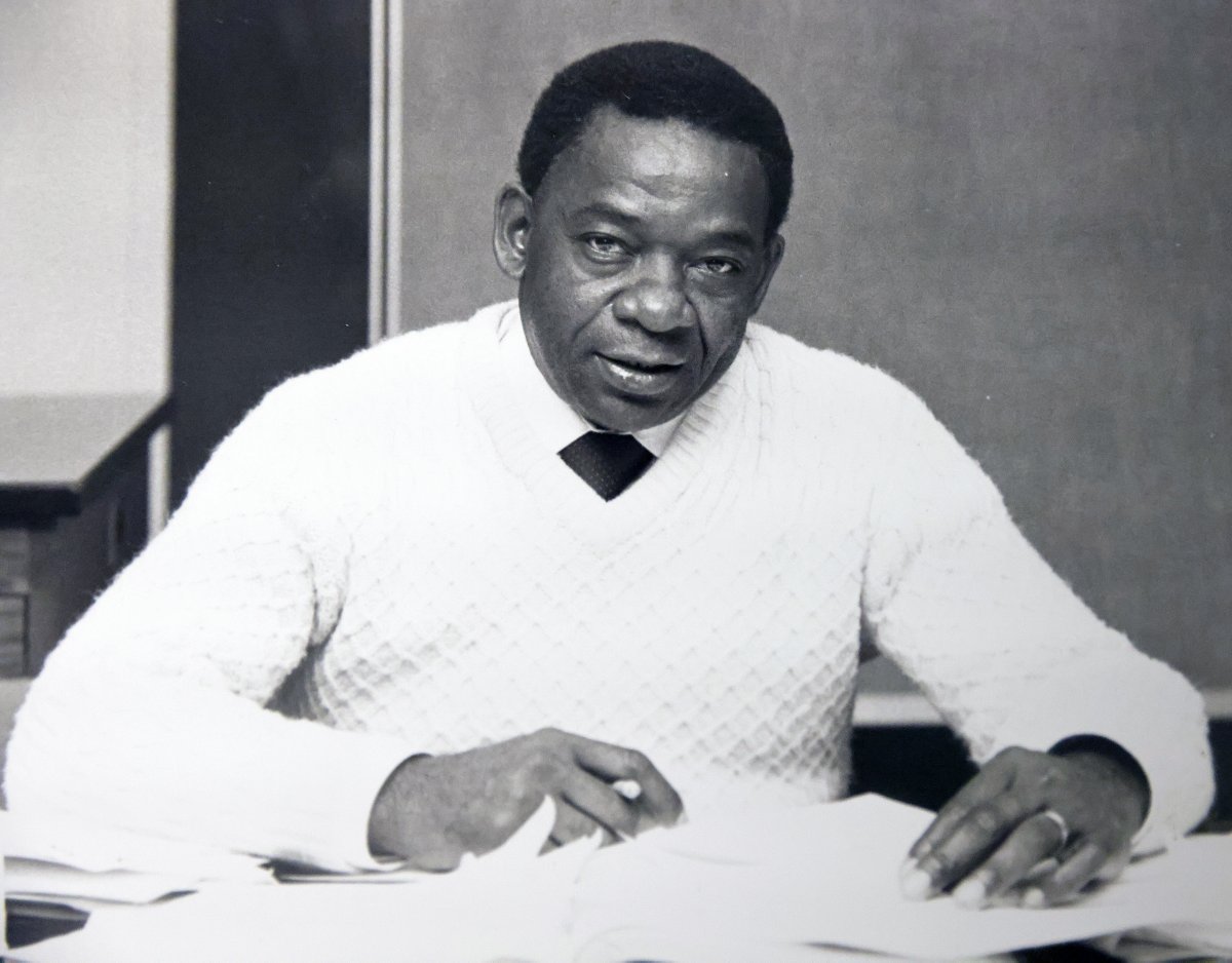 ClarkeCoSchools's tweet photo. ‘More Than Just a Coach or Teacher’: Cedar Shoals Baseball Field Renamed in Honor of Late James Holston; Dedication Set for April 1 - https://t.co/fgkE3tVNSW https://t.co/HhyHEkdoty