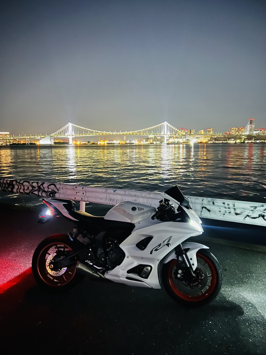 Ternat69's tweet photo. #これを見た人はバイクの背景が海の画像を貼れ https://t.co/T8suVdfv8A
