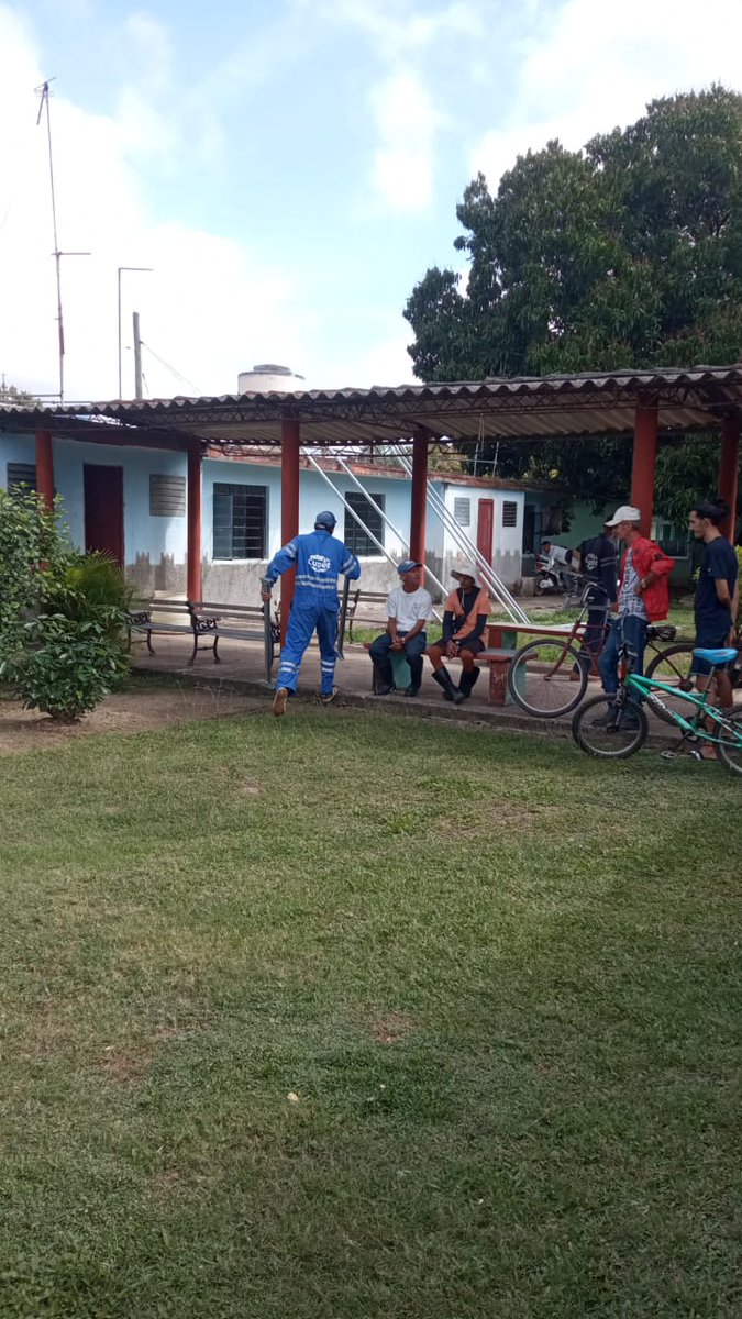BarceloYesika's tweet photo. Se instalan kits de energía en los policlínicos San Pedro, Los Arabos, el Hogar Materno y el Hogar de Ancianos.  
Todo para brindar servicios médicos más seguros y de calidad a nuestra comunidad.  

SaludConEnergía #CompromisoConLaComunidad #LosArabos https://t.co/gqVXg6J7lZ
