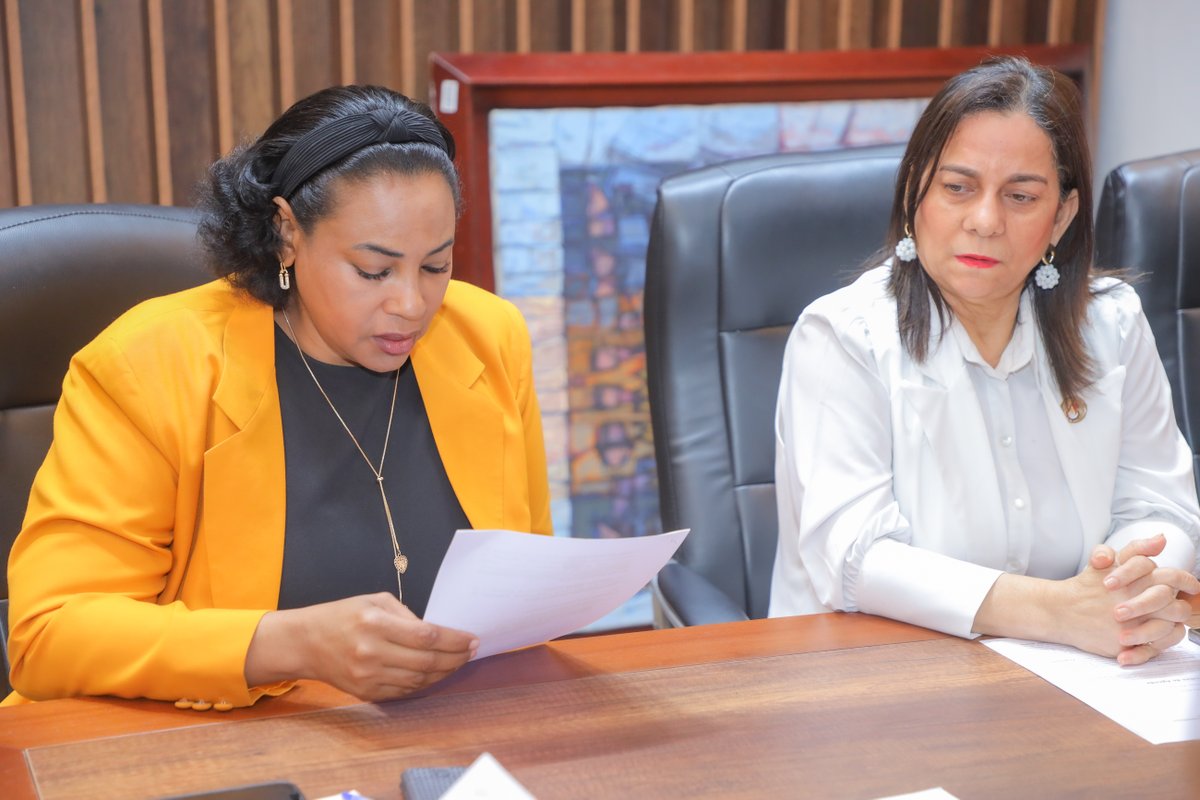 DiputadosRD's tweet photo. La Comisión Permanente de Familia, presidida por la diputada Soraya Suárez (@sorayasuarezprm) , presentó a estudio la iniciativa del proyecto de resolución que recomienda al Consejo Nacional de la Persona Envejeciente (@CONAPERD) la instalación de un centro diurno de acogida para personas de la tercera edad provincia Samaná. Proponente: Cecilio García #DiputadosRD