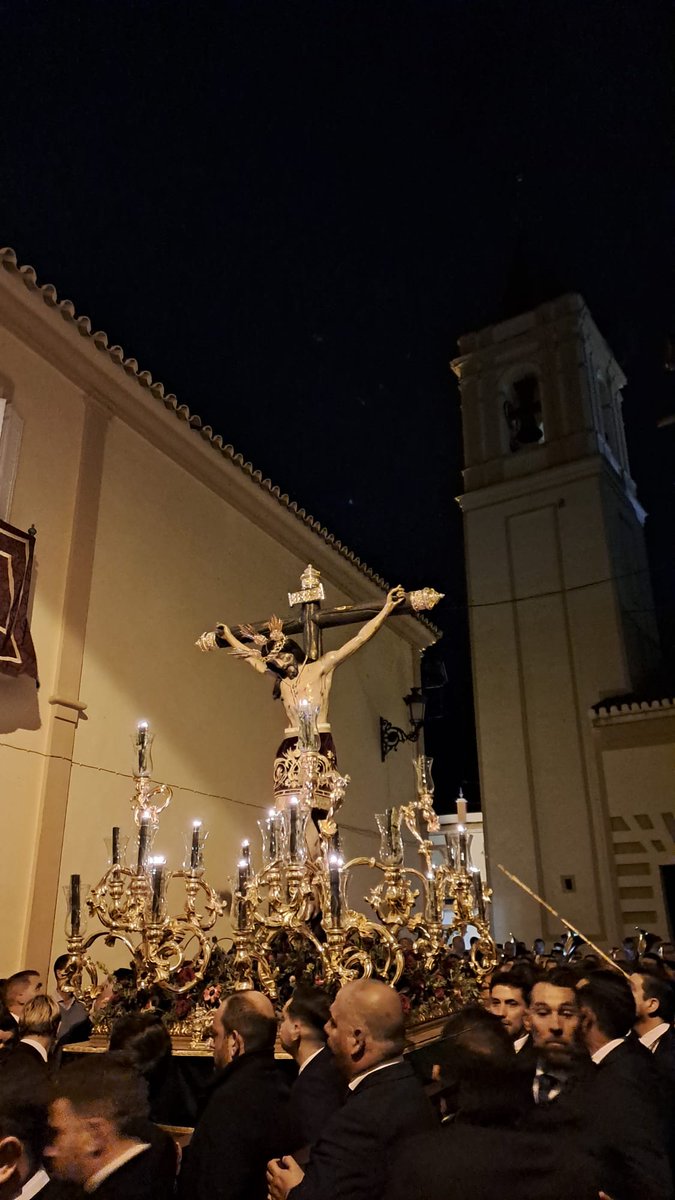 javireguera1's tweet photo. Hoy en Descubriendo joyas andaluzas: El viacrucis del Cristo de la Vera Cruz de Benacazón. Impresionante lo que arrastra. https://t.co/ZWxNDsi6Ar