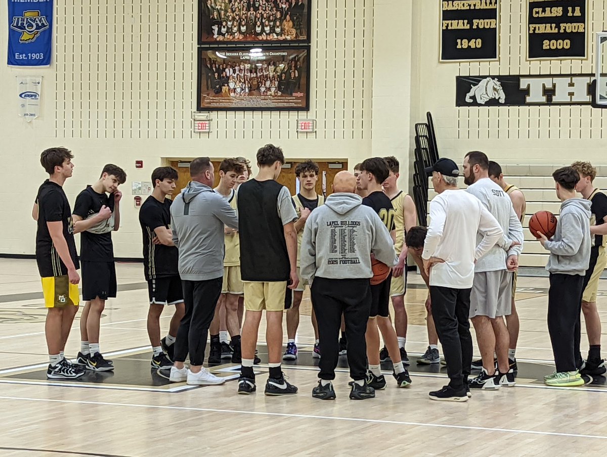 hunt_Rob's tweet photo. It's semi-state week and I'm visiting with 2A #9 @LapelBoysBBALL ahead of their game against #3 Westview Saturday at @MCHSBearcats https://t.co/la4P7THQE2