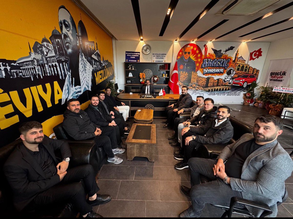 📍 Diyarbakır AK Parti il başkanlığı 
İl gençlik kolları başkanımız sn.enes çimen başkanlığında ilçe gençlik kolları başkanları toplantısı gerçekleştirildi 
Ramazan ayı etkinlikleri ve faaliyetleri hakkında istişarede bulunuldu.