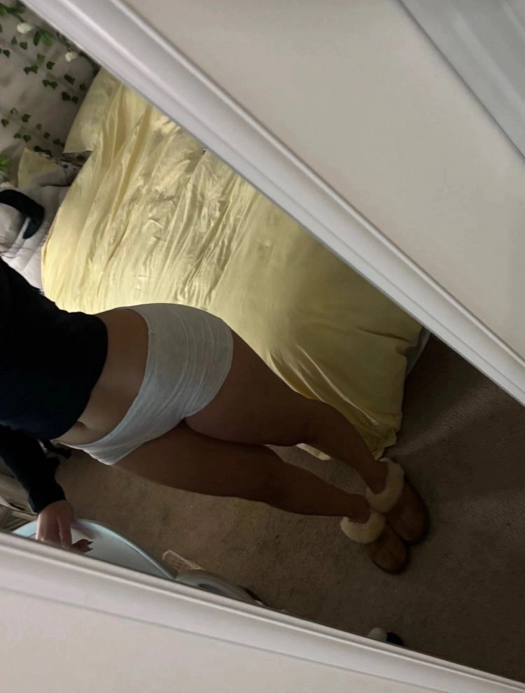 chloe ✦ tweet media