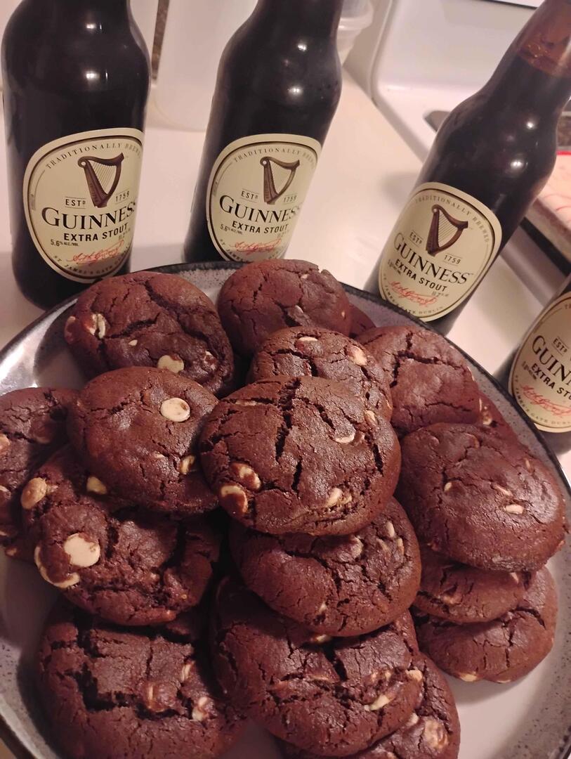 homevsfastfood's tweet photo. [Homemade] Guinness chocolate cookies for St. Paddy's (recipe in comments)
👉 https://t.co/J4kfnLdrNE
#GuinnessCookies #StPatricksDay #HomemadeCookies #ChocolateCookies #IrishDesserts #homecooking #food #recipes #foodpic #foodie #foodlover #cooking #hungry #goodfood #homecookin… https://t.co/qSquJIWDEc