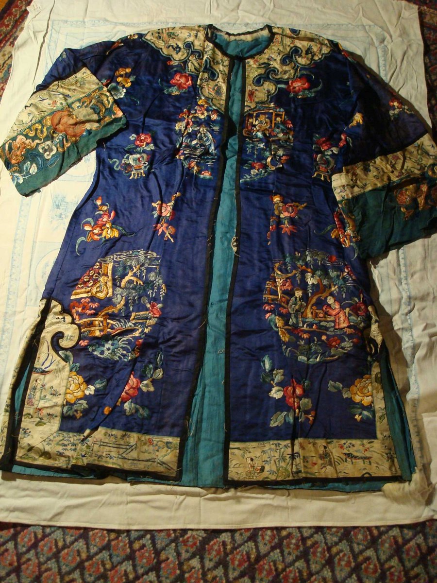 twistopherrobin's tweet image. #Embroidered #Chinese #Silk #Gown 1907