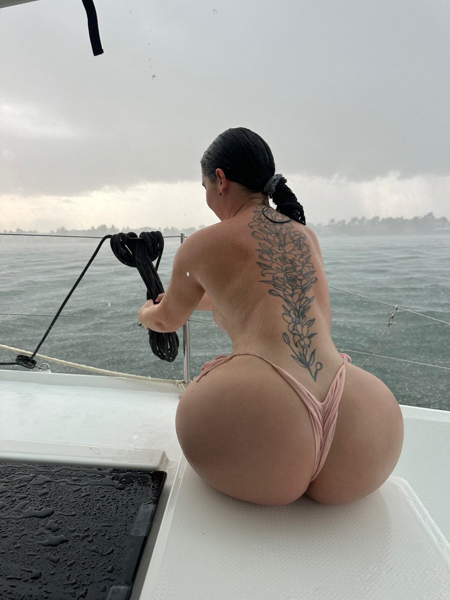 nikki ‹𝟑.ᐟ tweet media