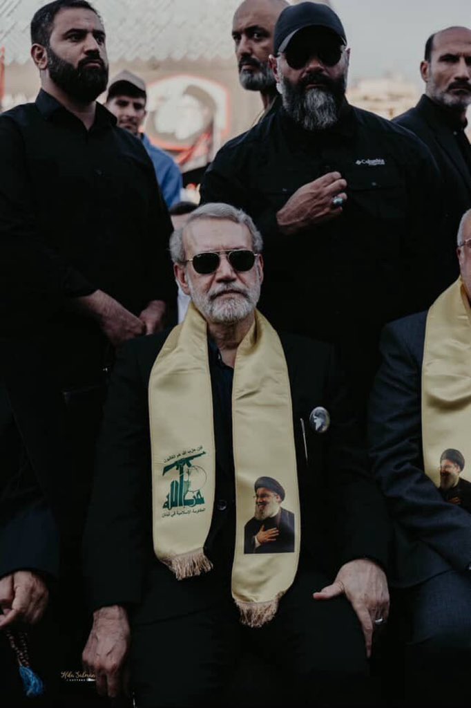 "إني لا أرى الموت إلا سعادة والحياة مع الظالمين إلا برماً"
قالها ثمّ مضى🥀
#لاریجانی