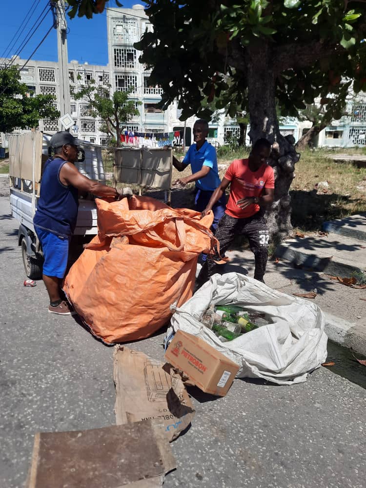 Ministerio de Industrias de Cuba tweet media