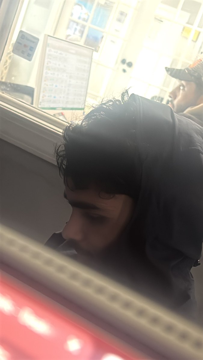 trappedoutT tweet media
